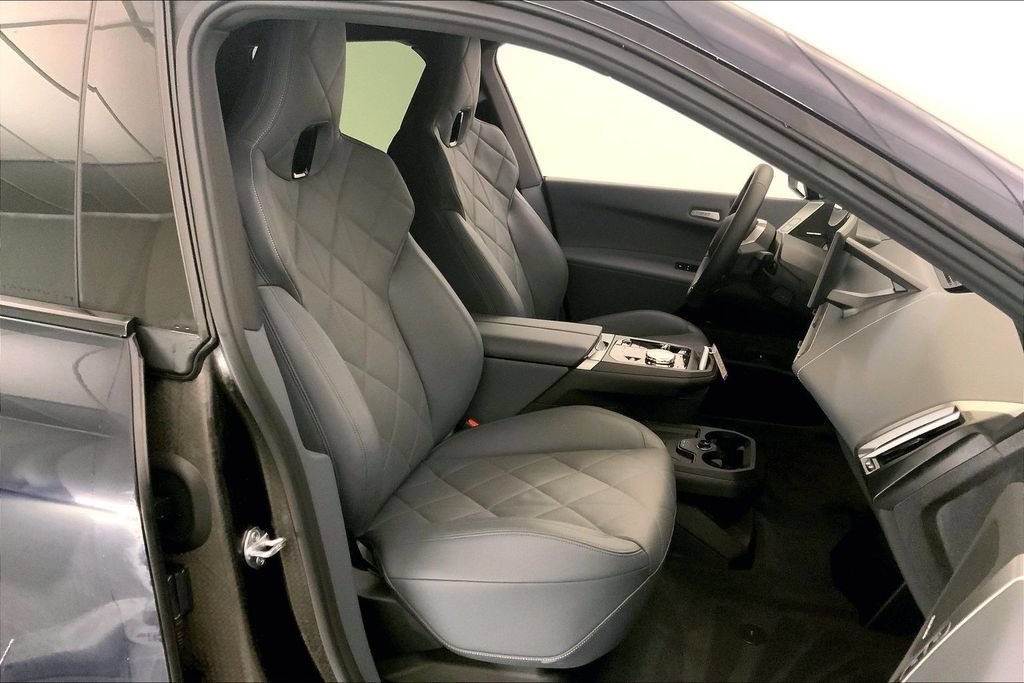 Used 2026 BMW iX xDrive60 AWD/4WD image 6