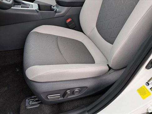 New 2025 Toyota RAV4 XLE image 4