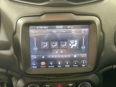 Used 2018 Jeep Renegade Trailhawk AWD/4WD image 15