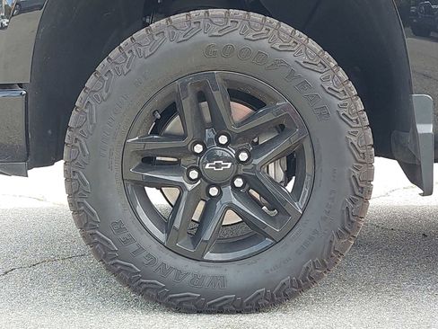Used 2023 Chevrolet Silverado 1500 LT Trail Boss w/ Protection Package AWD/4WD image 10