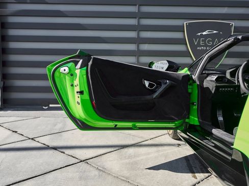 Used 2019 Lamborghini Huracan Performante image 27