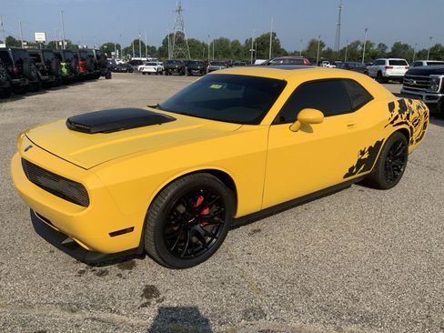Used 2010 Dodge Challenger SRT8 w/ SRT Option Group II RWD image 7