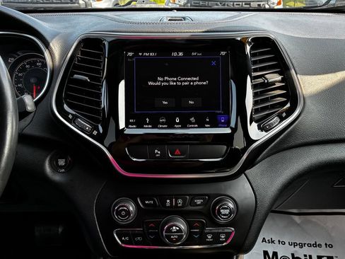 Used 2019 Jeep Cherokee Limited w/ Trailer Tow Group AWD/4WD image 22