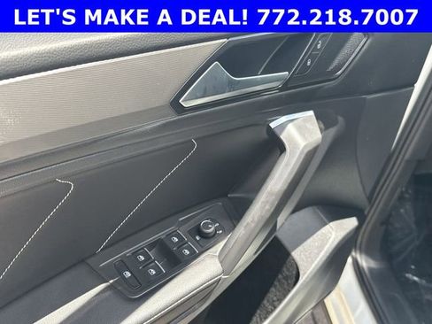 Certified 2022 Volkswagen Tiguan SE FWD image 17