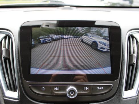 Used 2018 Chevrolet Malibu LT w/ Driver Confidence Package FWD image 34