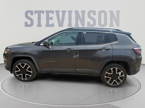 Used 2018 Jeep Compass Limited w/ Navigation Group AWD/4WD image 2
