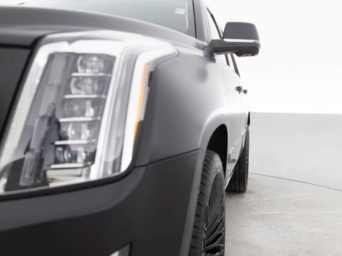 Used 2015 Cadillac Escalade Premium AWD/4WD image 12