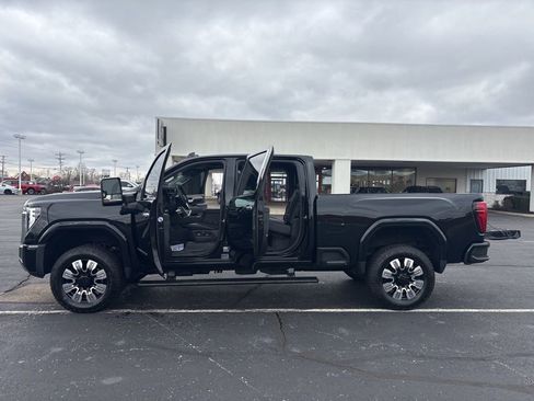 Used 2024 GMC Sierra 2500 Denali w/ Denali Reserve Package image 13