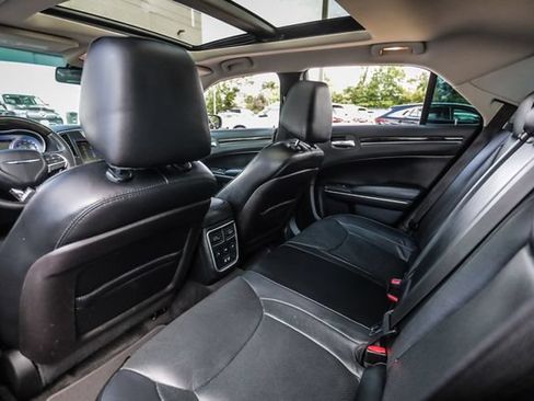 Used 2015 Chrysler 300 C RWD image 58