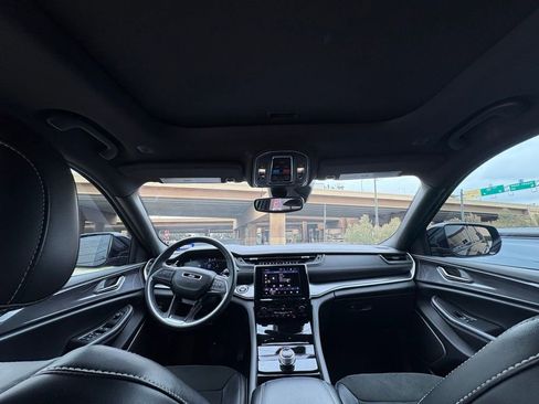 Used 2021 Jeep Grand Cherokee L Laredo image 17