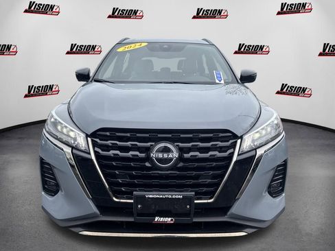 Used 2024 Nissan Kicks SR w/ SR Premium Package FWD image 2