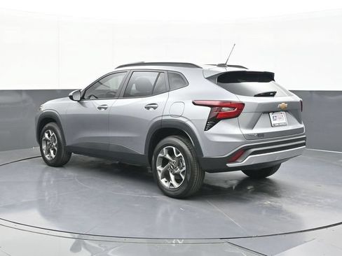New 2026 Chevrolet Trax LT w/ Driver Confidence Package FWD image 7