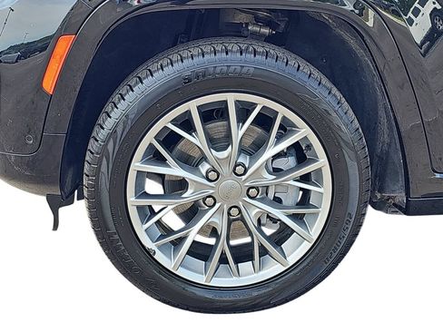 Used 2022 Jeep Grand Cherokee Summit w/ Luxury Tech Group V AWD/4WD image 31