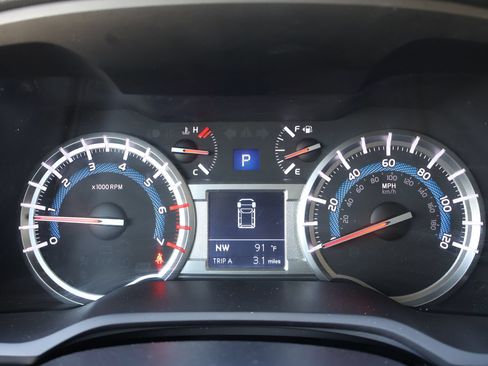 Used 2018 Toyota 4Runner Limited AWD/4WD image 15