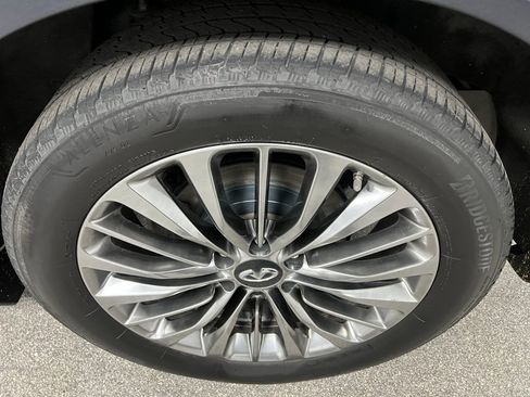 Used 2018 INFINITI QX80 4WD w/ Driver Assistance Package image 19