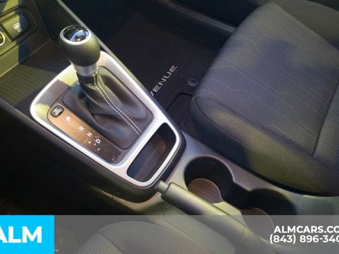 Certified 2026 Hyundai Venue SE image 28