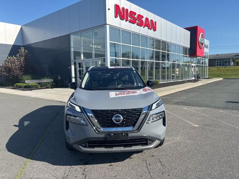Used 2021 Nissan Rogue SL AWD/4WD image 2