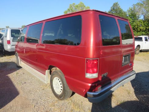 Used 1999 Ford E-150 and Econoline 150 Wagon image 8