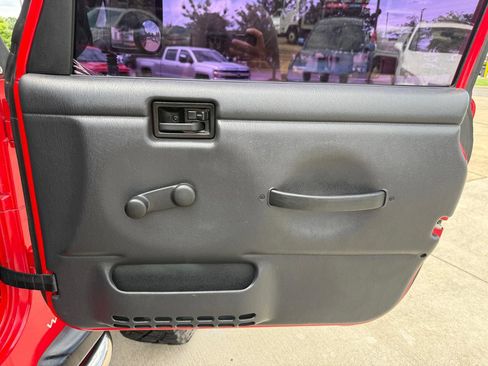Used 2006 Jeep Wrangler X AWD/4WD image 28