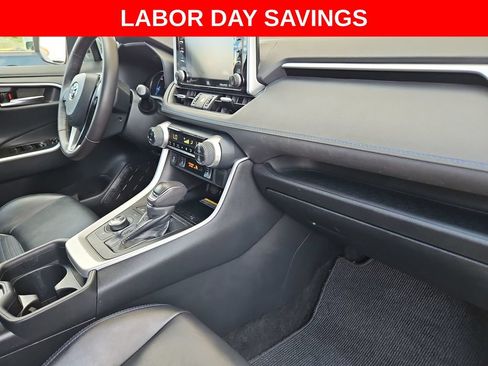 Used 2020 Toyota RAV4 XSE AWD/4WD image 28
