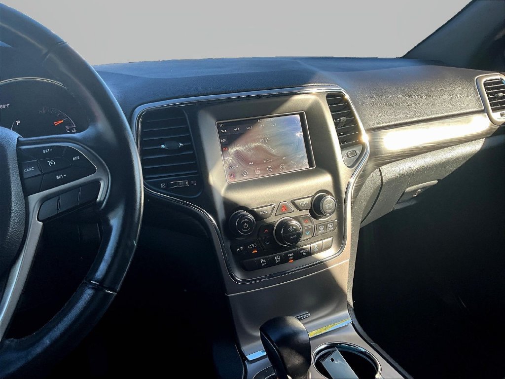 Used 2021 Jeep Grand Cherokee Laredo AWD/4WD image 11