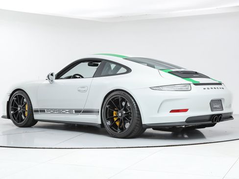 Used 2016 Porsche 911 R image 3