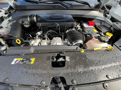 Used 2025 Jeep Compass Trailhawk image 32