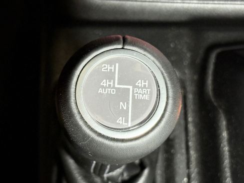 Certified 2025 Jeep Wrangler Unlimited Rubicon AWD/4WD image 32