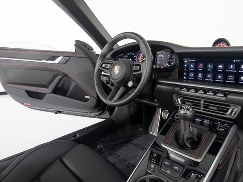 Certified 2022 Porsche 911 Carrera S RWD image 36