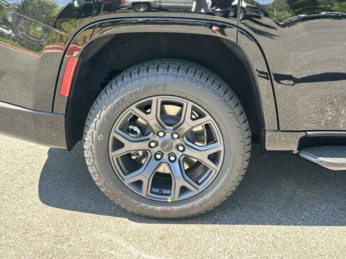New 2026 Jeep Grand Wagoneer 4WD image 20