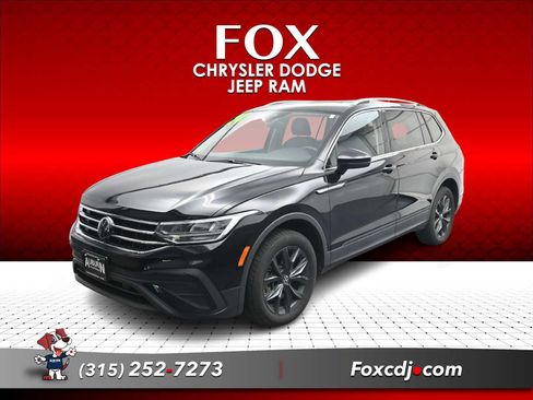 Used 2024 Volkswagen Tiguan SE w/ Panoramic Sunroof Package AWD/4WD image 1