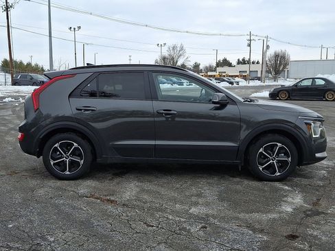 New 2026 Kia Niro EX image 9