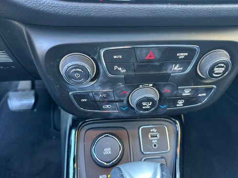 Used 2018 Jeep Compass Limited w/ Navigation Group image 26