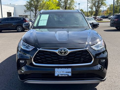 Used 2022 Toyota Highlander Platinum AWD/4WD image 3
