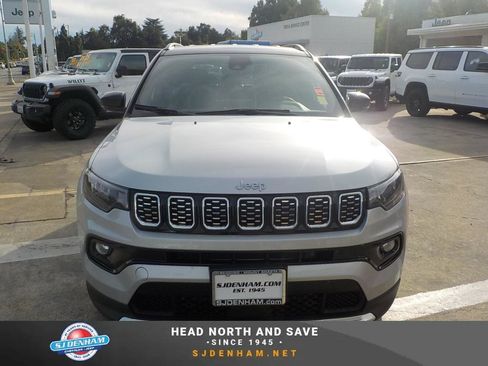 Used 2025 Jeep Compass Limited AWD/4WD image 2