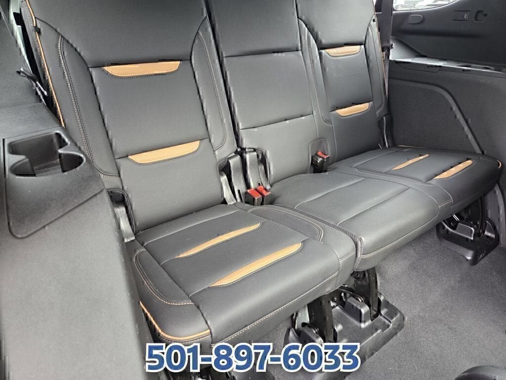 Used 2024 GMC Yukon AT4 AWD/4WD image 14