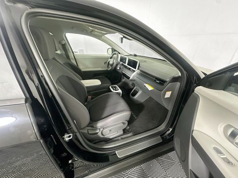 Used 2024 Hyundai Ioniq 5 SE RWD image 30