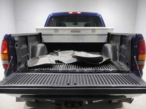 Used 2002 GMC Sierra 2500 4x4 Crew Cab HD w/ SLT Marketing Option Pkg image 4