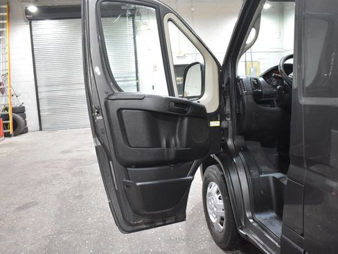 Used 2021 RAM ProMaster 2500 w/ Convenience Group FWD image 9