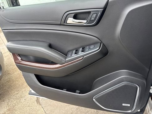 Used 2020 GMC Yukon XL SLE w/ SLE Value Package image 21