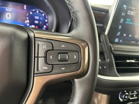 Used 2023 Chevrolet Suburban High Country image 16