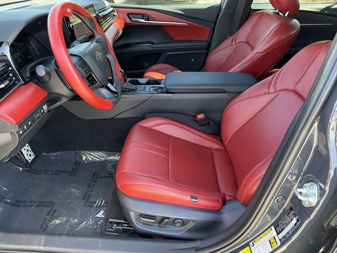 Used 2026 Toyota Camry SE w/ Multimedia Upgrade Package image 18