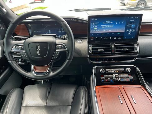 Used 2023 Lincoln Navigator L Reserve AWD/4WD image 16
