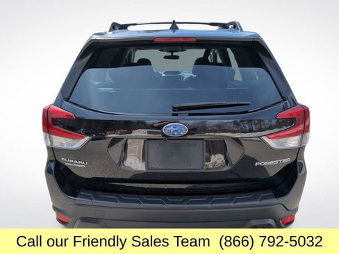 Used 2023 Subaru Forester Premium image 5