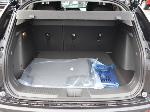 New 2026 Chevrolet Trax LT w/ LT Convenience Package FWD image 20
