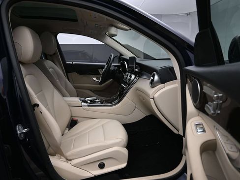 Used 2019 Mercedes-Benz GLC 300 4MATIC image 28