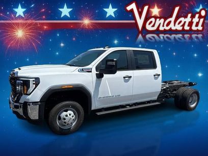 New 2026 GMC Sierra 3500 Pro w/ Convenience Package