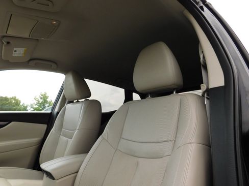 Used 2021 Nissan Rogue Sport SL FWD image 15
