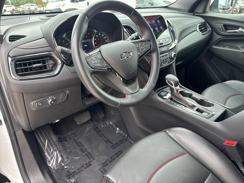 Certified 2024 Chevrolet Equinox RS w/ RS Leather Package AWD/4WD image 12