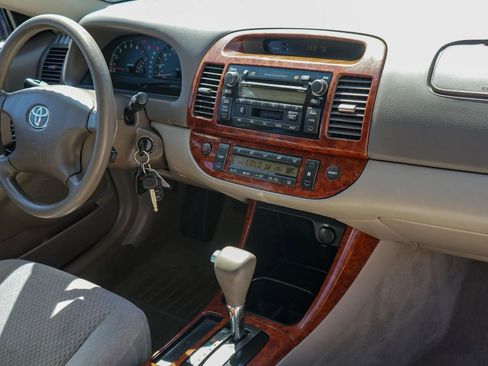 Used 2003 Toyota Camry XLE image 29